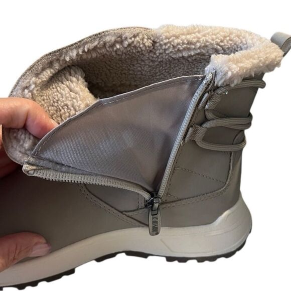 Khombu Sarah Taupe Fleece Lined SIde Zip Up Memory Foam Boots Size 8 NWOB - Picture 8 of 9